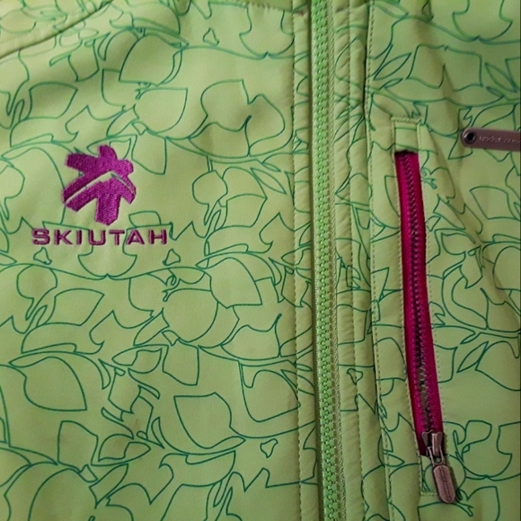 Under Armour Ski Jacket Size L - Picture 3 of 5